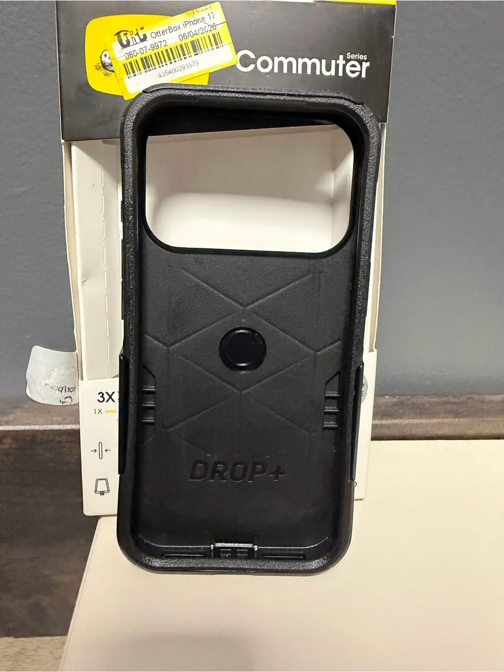 OtterBox Commuter Series for IPhone 17 Pro Case Black NWT